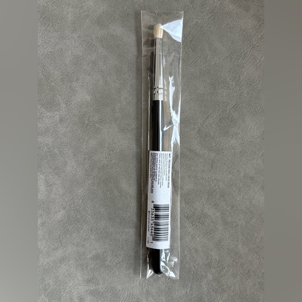 Morphe M431 - PRECISION PENCIL CREASE BRUSH